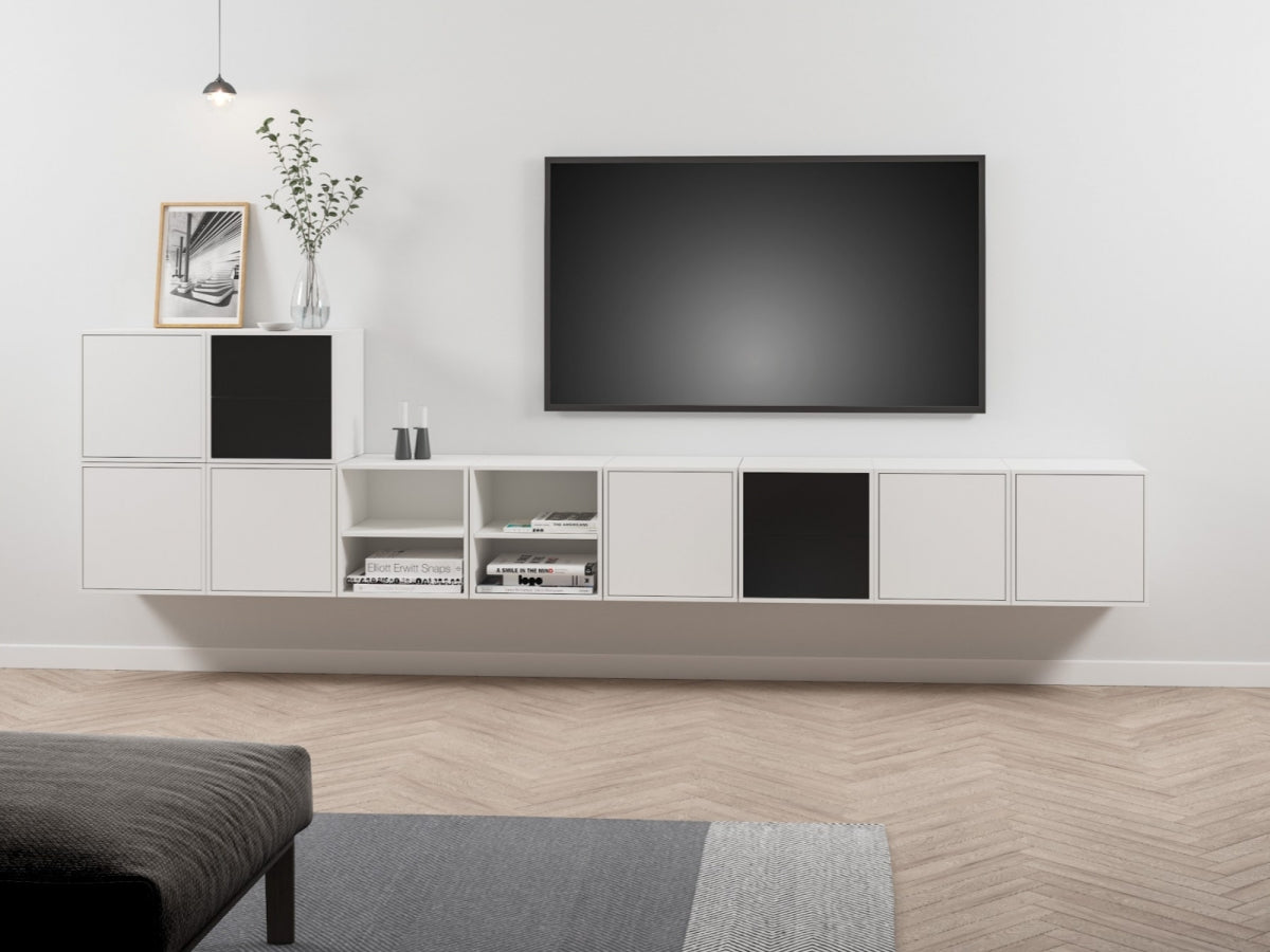Stort TV reolsystem til stuen i sort og hvid